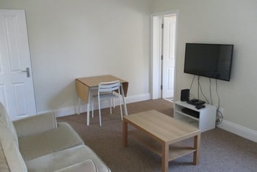 5 bed house, Courtenay Street, Francis Close Hall, Cheltenham, GL504LR - Image 2